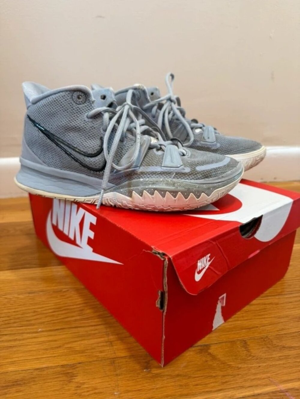 Nike Kyrie 7 Wolf Grey Basketball Size US 7.5 DA7767-006